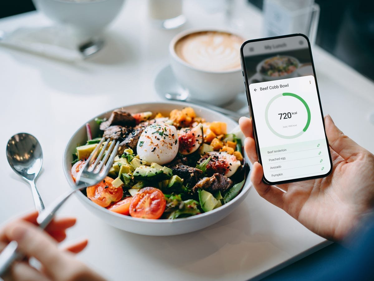 Is Calorie Counting Obsolete? The 2025 Showdown: Intuitive Eating vs. Data-Driven Nutrition